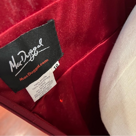 Mac Duggal Embellished Sequined Plunge Scalloped V-Neck Cape Gown Wine - Reemoly - Picture 17 of 17